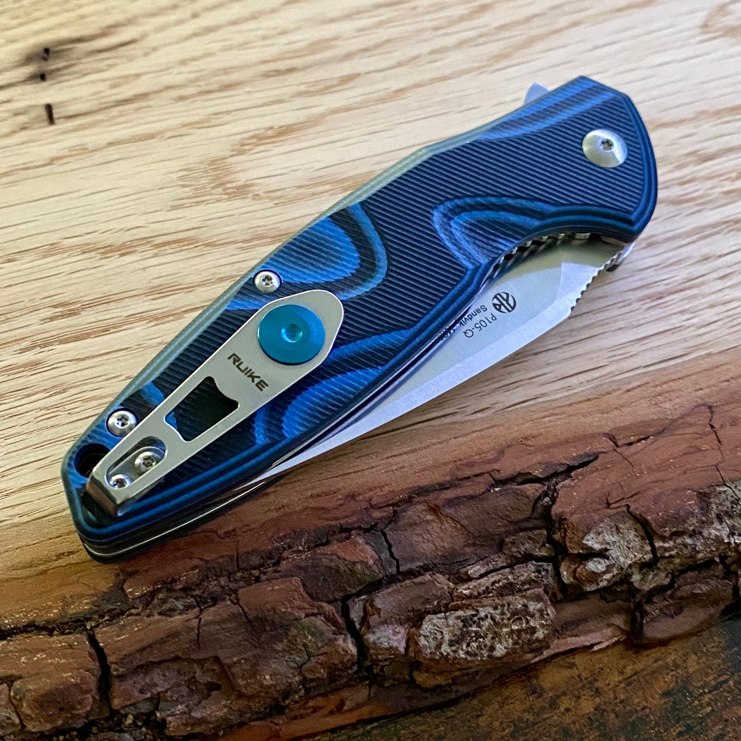 Taschenmesser Ruike Fang P-105Q Black and Blue, Griff blau und schwarz.