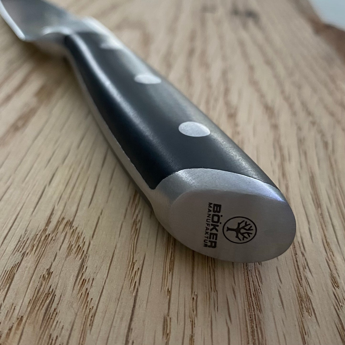 Kochmesser-Serie Forge von Böker Solingen. Griff mit Logo.