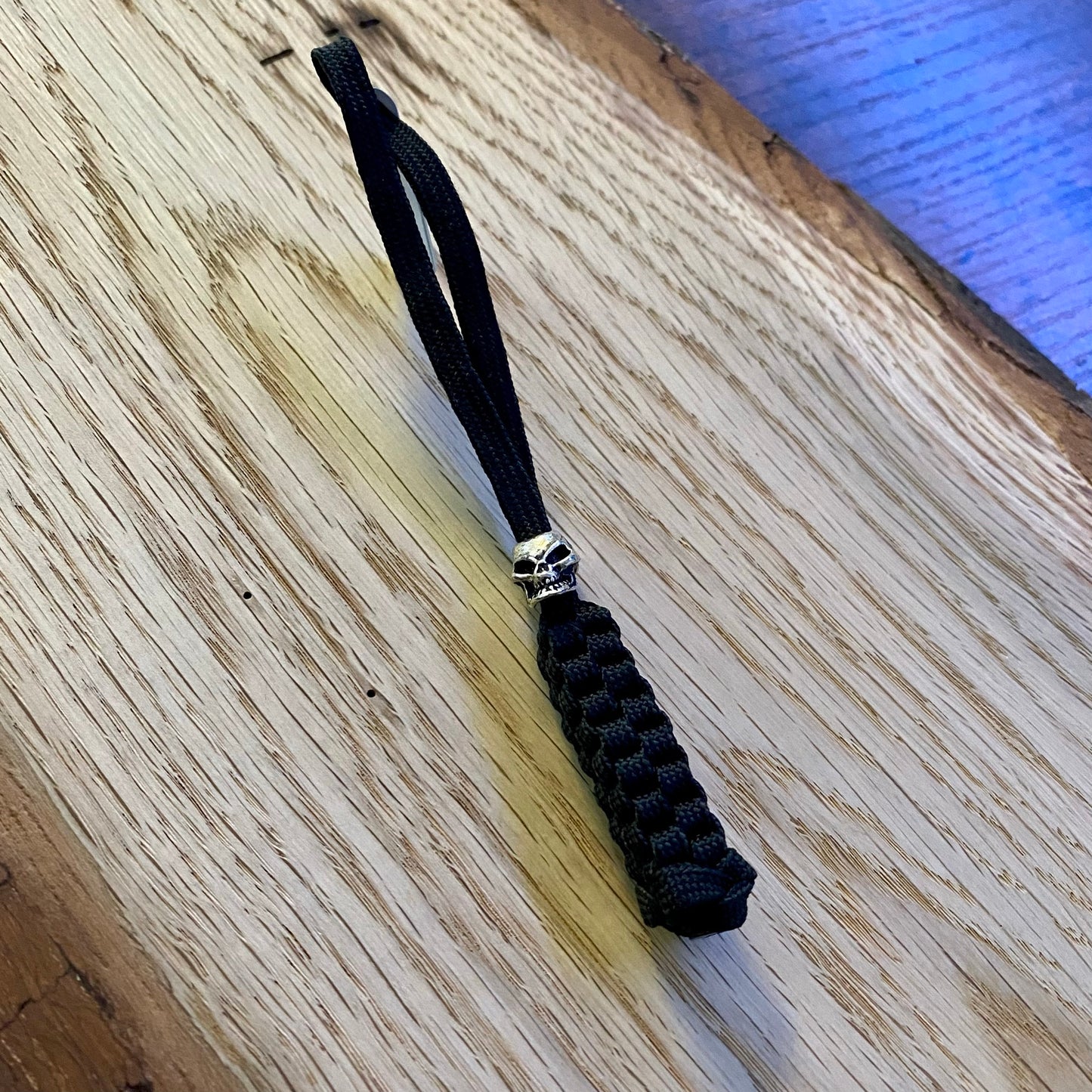 Lanyard für Taschenmesser.