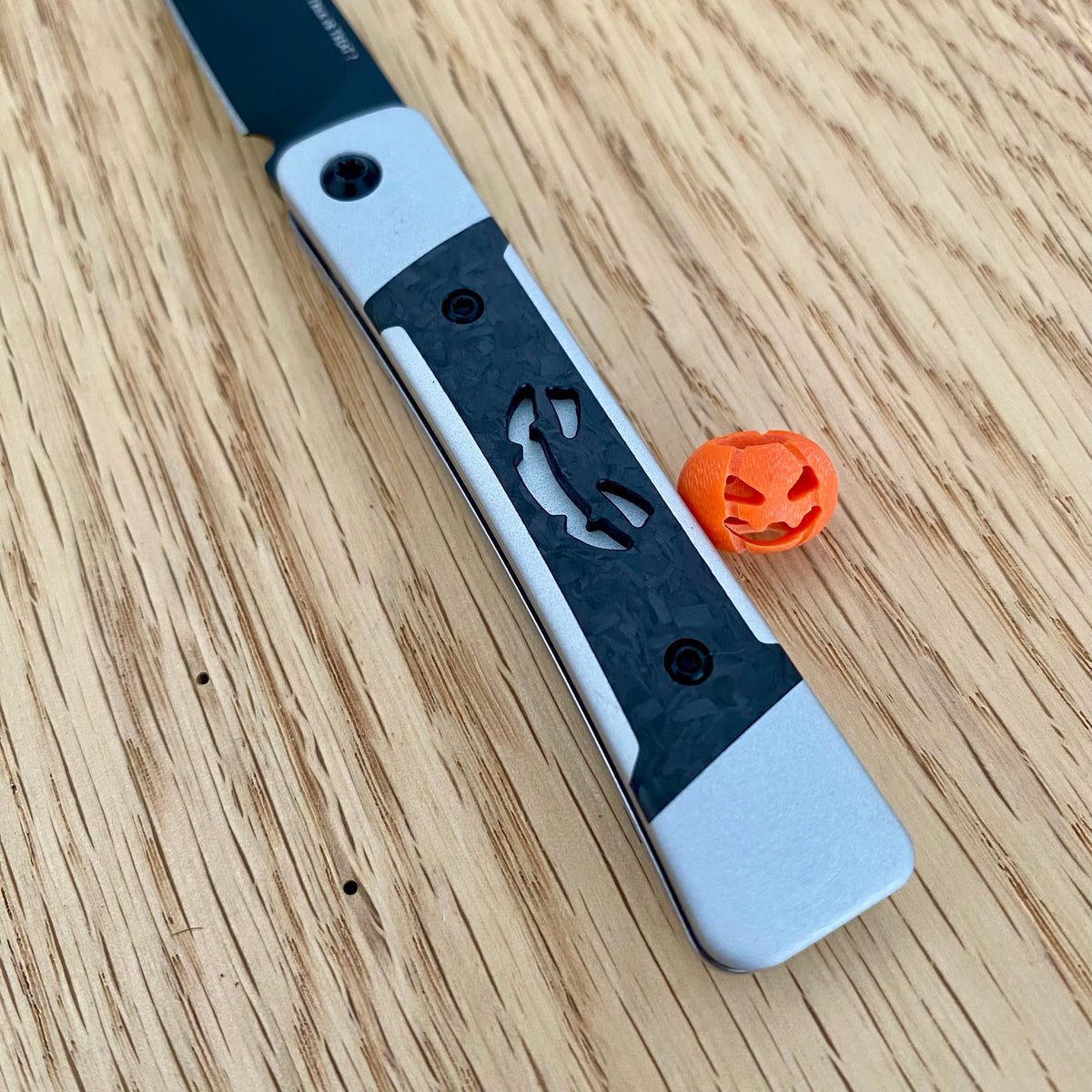 Taschenmesser
Kizer Little Grand Nitro-V Aluminum CF Halloween