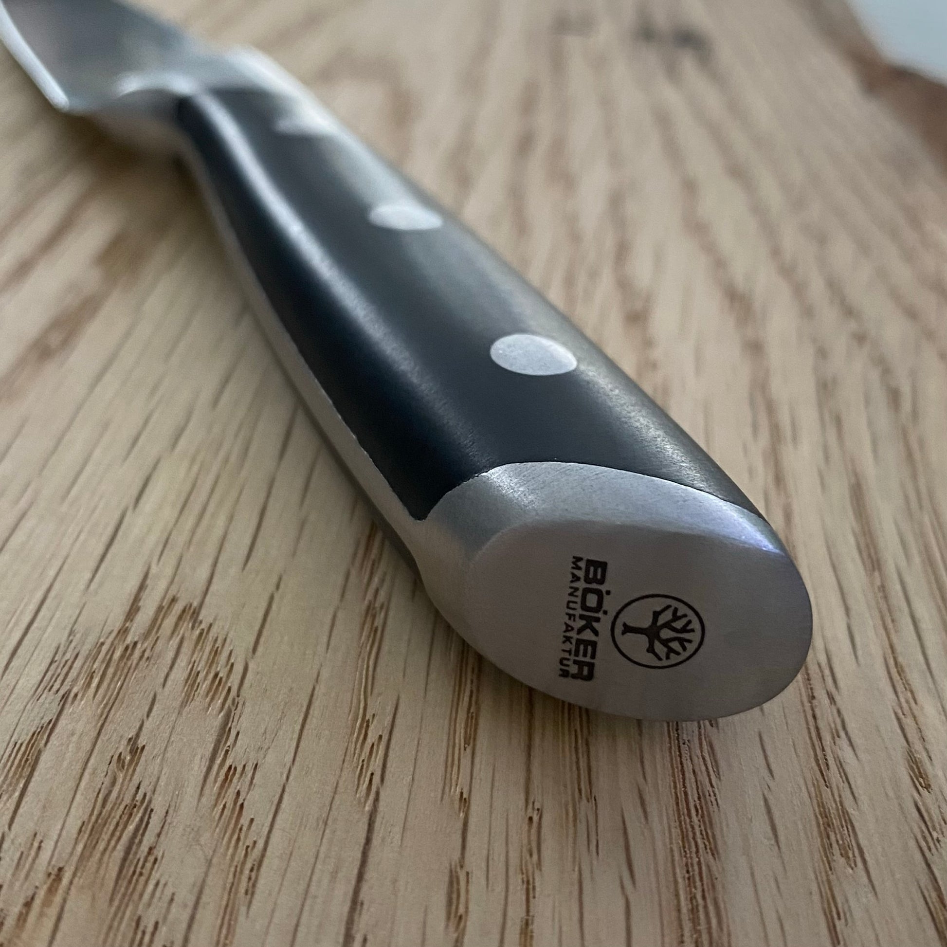 Kochmesser-Serie Forge von Böker Solingen. Griff mit Logo.