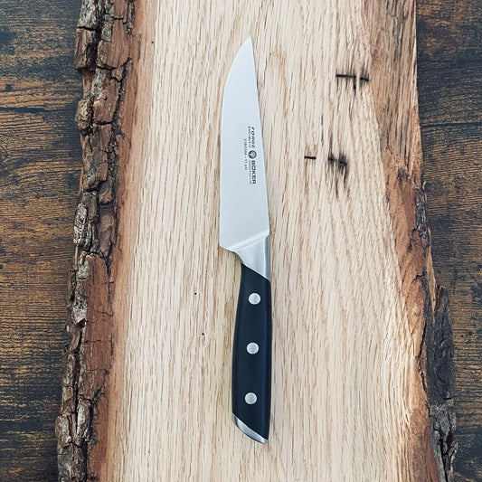 Allzweckmesser aus der Kochmesser-Serie Forge von Böker. Klinge aus Edelstahl, Griff aus Spezialkunststoff mit Edelstahlnieten.
Kleines Kochmesser.