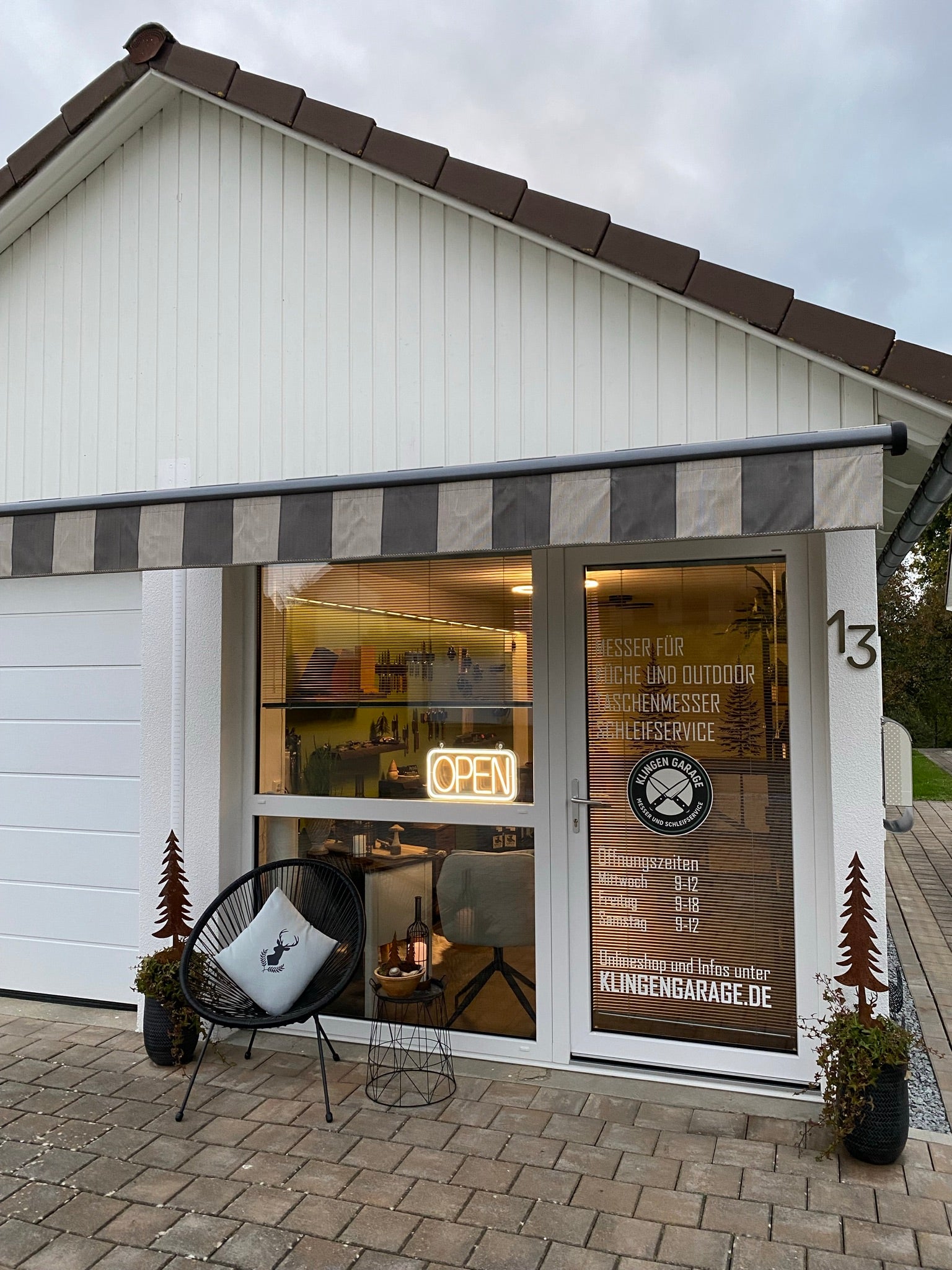 Messerladen in Gerstetten mit Schleifservice für Messer, Scheren und Gartengeräte.
Küchenmesser, Taschenmesser, Messer für Jagd- und Outdoor.
Messer online kaufen