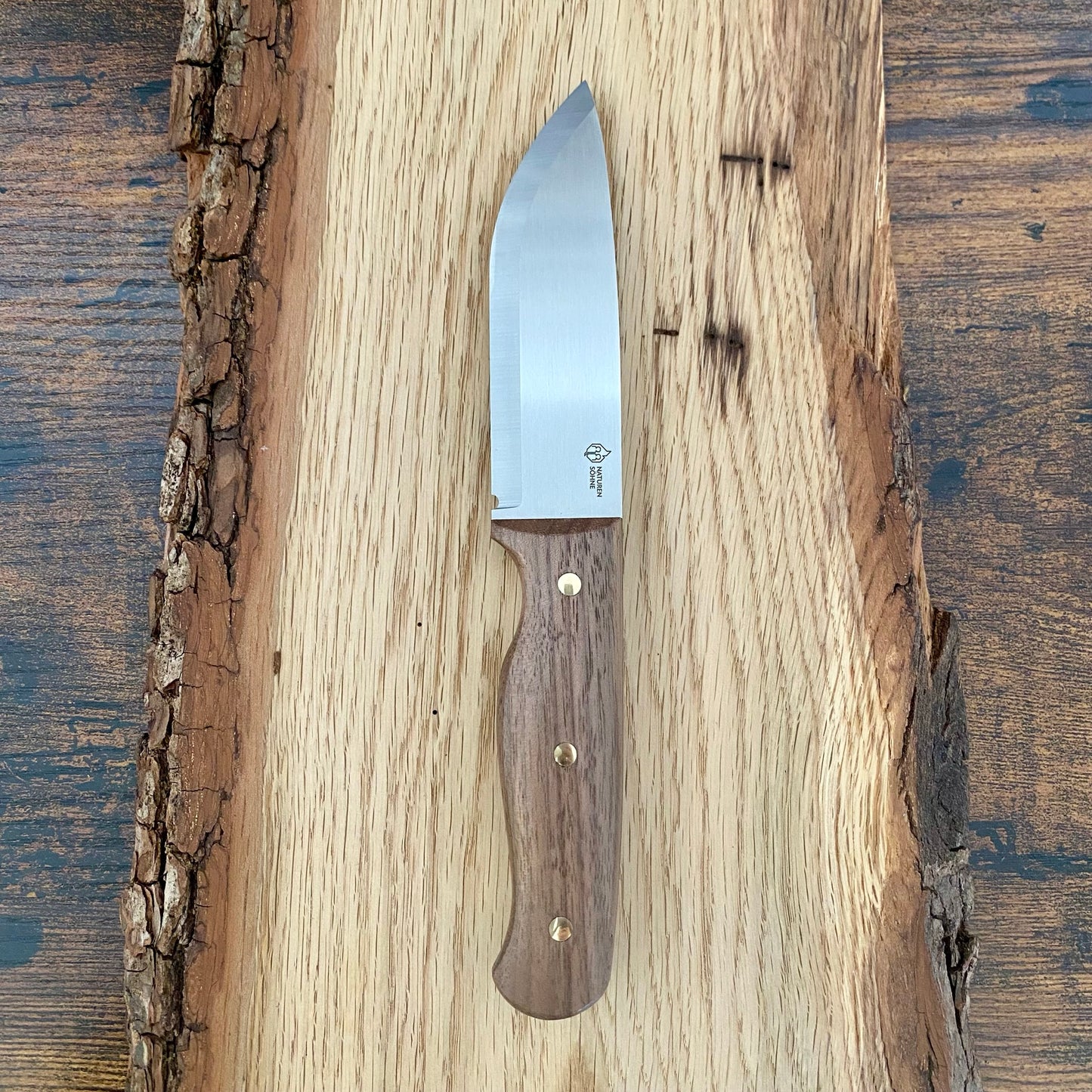 Feststehendes Messer
Naturensöhne MK. III
mit Walnussholzgriff