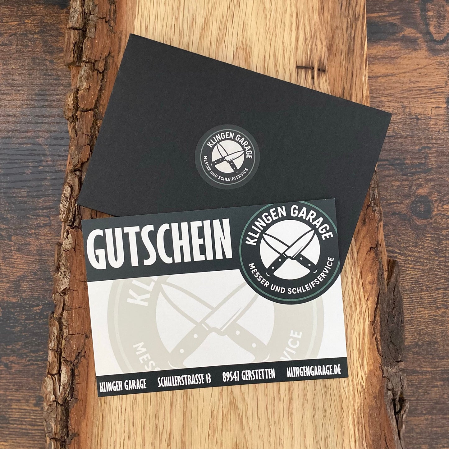 Gutschein für die Klingen Garage. Gutschein für ein handgefertigtes Messer verschenken.
Geschenkidee für Männer.
