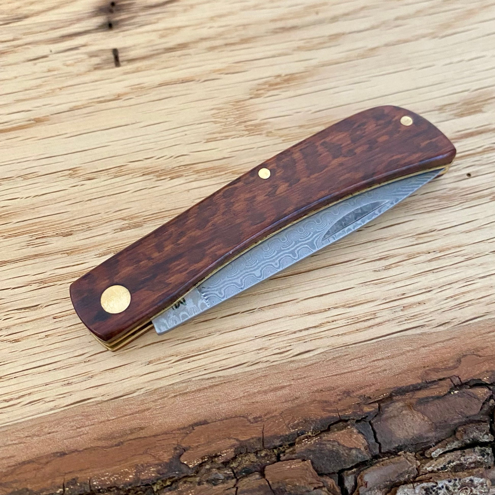 Taschenmesser
Magnum Snake Rangebuster Damast
von Böker Solingen.