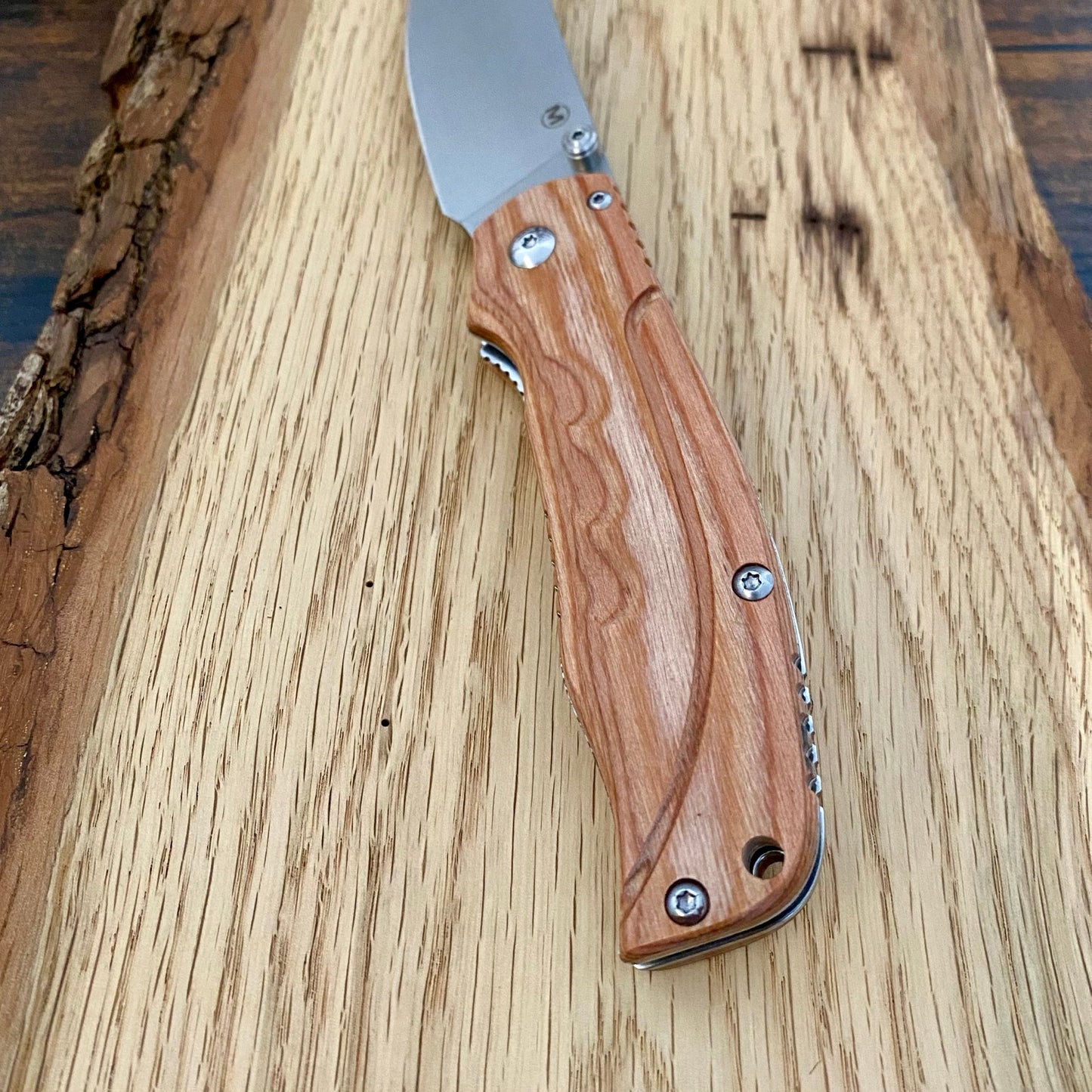 Taschenmessergriff aus Pakkaholz.